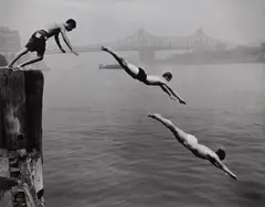 Arthur Leipzig, Divers, East River, 1948, Gelatin silver print, printed later