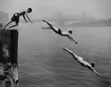 Arthur Leipzig, Divers, East River, 1948, Gelatin silver print, printed later