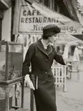 Georges Dambier, Marie-Hélène et Le Poisson Rouge, 1957, Gelatin silver print, printed later
