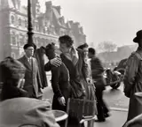 Robert Doisneau, Le Baiser de l'Hotel de Ville, 1950, Gelatin silver print, printed later