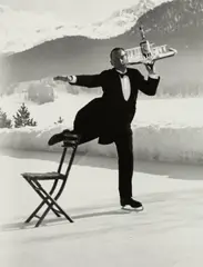 Alfred Eisenstaedt, Rene Breguet serves cocktails at the Grand Hotel ice rink, St. Moritz, 1932, Gelatin silver print, printed 1979