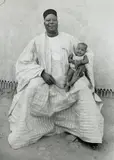 Seydou Keïta, Untitled (father and daughter, Bamako), 1949-1951, Gelatin silver print, printed 1998