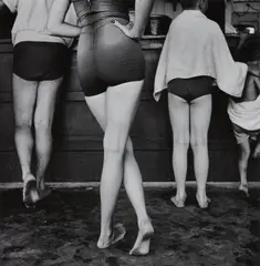Yasuhiro Ishimoto, North Avenue Beach, Chicago, circa 1952, Gelatin silver print, printed later