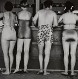 Yasuhiro Ishimoto, North Avenue Beach, Chicago, circa 1952, Gelatin silver print, printed later