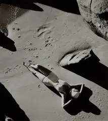 Louise Dahl-Wolfe, Rubber bathing suit, California, 1940, Gelatin silver print, printed later