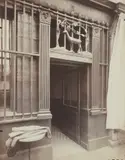 Eugène Atget, A la Biche, rue Geoffroy-Saint-Hilaire, 1922, Matte albumen print
