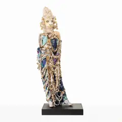 Raúl de Nieves, Celebratory Skin / Perseverance, 2019, sequins, threads, glue, bells, plastic beads, cardboard, costume jewelry and lace on mannequin