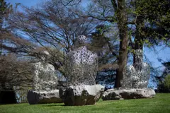Jaume Plensa, The Conversation I, II and III, 2006, stone and stainless steel, in 3 parts
