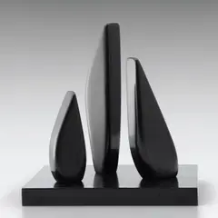 Barbara Hepworth, Three Forms (Winter Rocks), 1965, slate on a lacquered wood base
