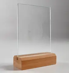 Juan Muñoz, Augenblick (Glimpse) (P. 43), 1995, Hand-etched glass (the image becomes momentarily visible by breathing on the glass)