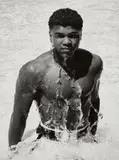 Flip Schulke, Ali Swimming Pool Jump (eyes open)