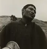 Dorothea Lange, Venezuela (man holding hat)