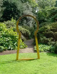 Jim Lambie, Secret Affair (Gold), 2007, stainless steel