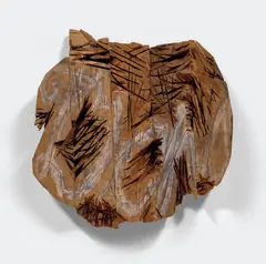 Ursula von Rydingsvard, Droga, 2002, graphite and chalk on cedar