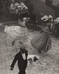 Martin Munkácsi, Spanish Dancers, Seville, Spain, circa 1930, Gelatin silver print