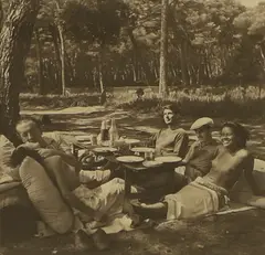 Lee Miller, Picnic', Ile Sainte-Marguerite, Cannes, 1937, platinum palladium print
