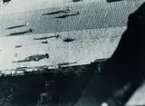 László Moholy-Nagy, 2 Bll.: Fotogramm. Blick von oben auf die Straße