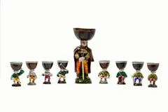 Jánošík a družina (1 + 8) by Ignác Bizmayer, 1979 – 1983, Ručne maľovaná glazovaná keramika, sold Nov 2023