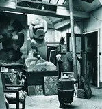 J.J. van der Maaten, 2 Bll.: Atelier Otto Freundlich. Georges Braque in seinem Atelier Rue du Douanier, Photography