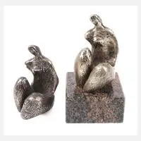 Emma de Sigaldi, Paar "Femme assise" in Silber