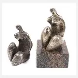 Emma de Sigaldi, Paar "Femme assise" in Silber