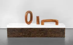 Claudia Comte, Tubes 4 (O, i, n), 2013, cherry wood, in 3 parts, on artist's base