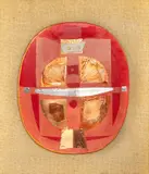 Paul René Gauguin, Rød oval, 1973, Materialarbeid og collage