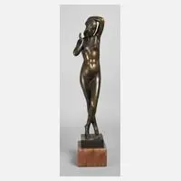 Janosch Schrotta, stehender weiblicher Akt, Bronze