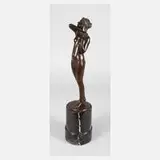 Martin Schauss, stehender weiblicher Akt, Bronze