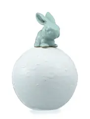 Rabbit on the moon by Nam June Paik, 1989, sculpture en céramique, sold Mar 2026