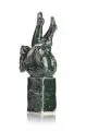 Richard Mutz, Weiblicher Akt, die Beine in die Höhe streckend, 1914, Keramik, cremefarbener Scherben, tannengrün glasiert