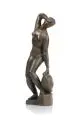 Bernhard David Sopher, Die Wasserträgerin, 1929, Bronze, gegossen, dunkelbraun patiniert