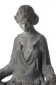 Reinhold Langner, Frau mit toter Katze. 1940er / frühe 1950er Jahre, Zementguss, farbig gefasst
