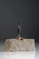 Ulrike Rösner, Die kleine Verrückte, 1988, Bronze, gegossen, lose auf Sandsteinsockel gestellt