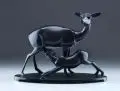 Ernst Hermann Grämer, Hirschkuh mit säugendem Kalb, Um 1930, Bronze, gegossen, grünschwarz patiniert