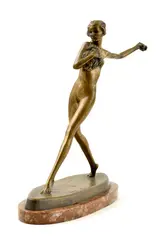 Flóra by Alojz Rigele, Okolo 1930, Bronz, mramorový podstavec, sold Mar 2016