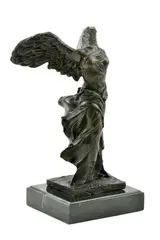 Masiert, Niké Samotrácka, Okolo 1920, Bronz, mramorový podstavec