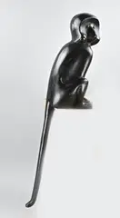 Grote zittende aap met lange staart, 82 cm., Materiaal: brons