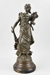 Frans beeld, H 66,5 cm.