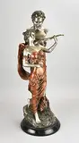 Groot bronzen figuur, 73 cm., Grote bronzen figurengroep, deels verzilverd/plated, geplaatst op marmeren basement