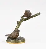 Twee vogels op tak by Antiek Weens bronzen beeld van twee mussen op tak, sold Oct 2025