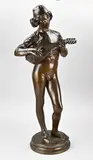Groot bronzen figuur, Muzikant, H 76 cm.