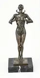 Erotisch bronzen figuur, Vrouw in catsuit, Erotische halfnaakte dame met catsuit, op zwart marmeren basement