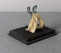 Deborah Brown, Shepherds, 1982, Wire & paper