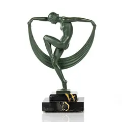 Danseuse au voile by Marcel Bouraine, sculpture en bronze à patine verte, sold Dec 2024