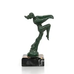 Isa by Max Le Verrier, sculpture en bronze à patine vert, sold Sep 2024