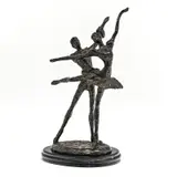 Bernard Kim, Couple de danseurs, sculpture en bronze à patine brune