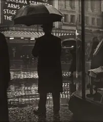 Wolfgang Suschitzky, Charing Cross Road (ca. 1935), gelatin silver print on paper