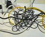 Sonia Morange, Sans titre (wires and lead), 2005, huile sur toile