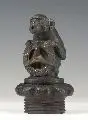 Otto Pilz, Kühlerfigur - Affe mit Mercedes-Stern, Bronze, schwarz patiniert
